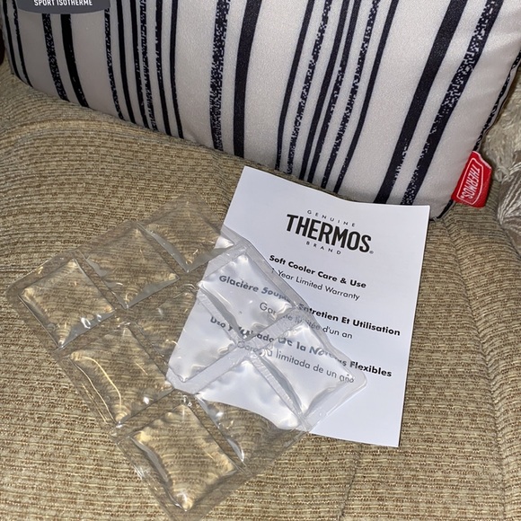 🤍🖤🤍NWT Thermos IsoTec Premium Insulated Lunch Duffel w/Reusable Ice Mat - Picture 12 of 16